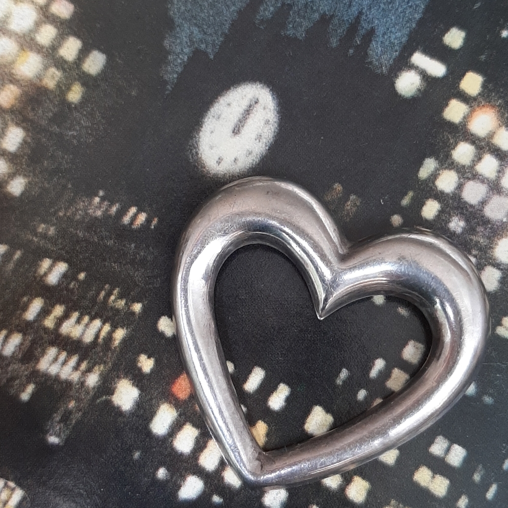 Vintage • '70s 925 silver heart pin brooch